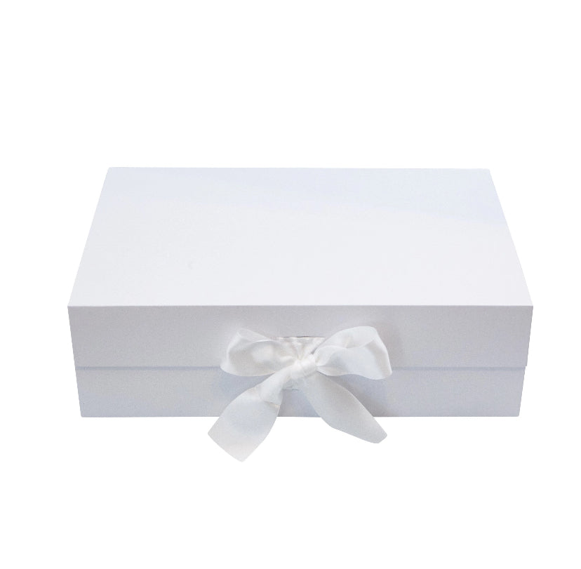 Flat Pack Gift Box – White (33 × 25 × 12 cm)