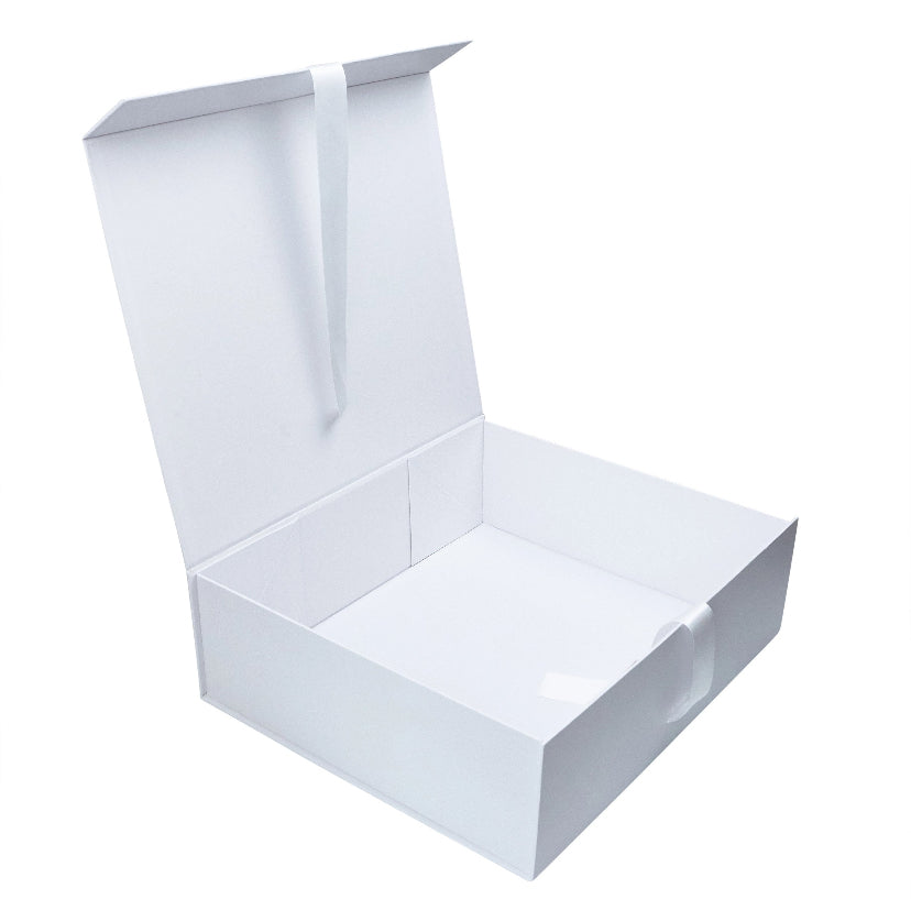 Flat Pack Gift Box – White (33 × 25 × 12 cm)