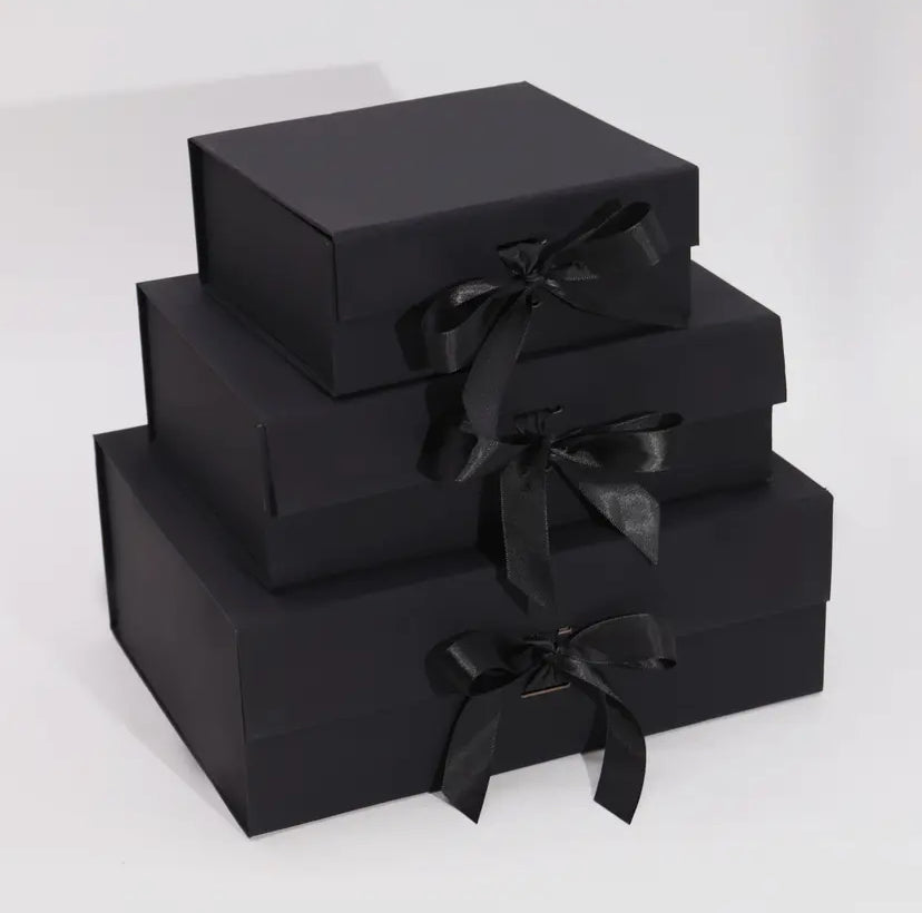 Flat Pack Gift Box – Black (33 × 25 × 12 cm)